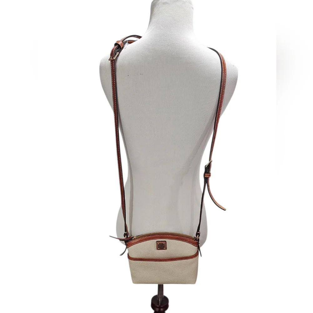 Dooney & Bourke Pebble Grain Domed Crossbody - Picture 3 of 4